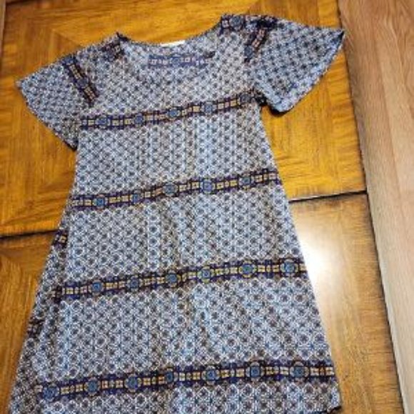 Carmela Tie Back Shift Dress - Picture 2 of 13